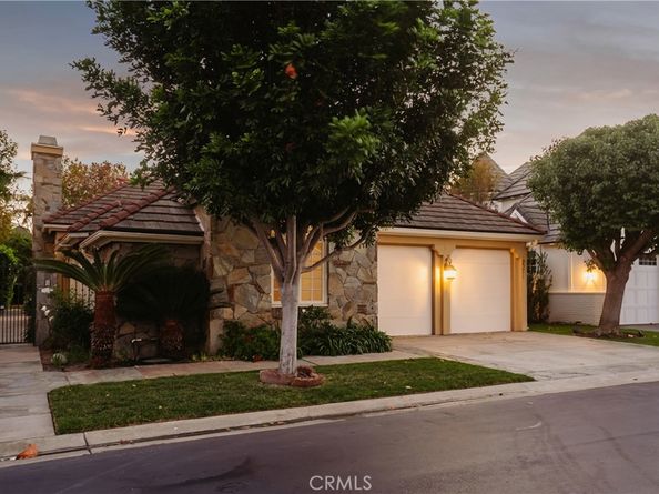 19371 Woodlands, Huntington Beach CA 92648