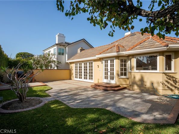 19371 Woodlands, Huntington Beach CA 92648