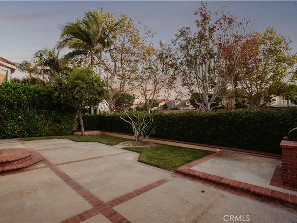 19371 Woodlands, Huntington Beach CA 92648