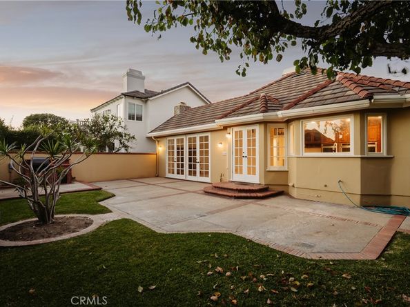 19371 Woodlands, Huntington Beach CA 92648