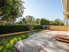 19371 Woodlands, Huntington Beach CA 92648