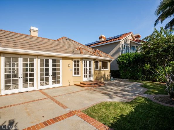 19371 Woodlands, Huntington Beach CA 92648