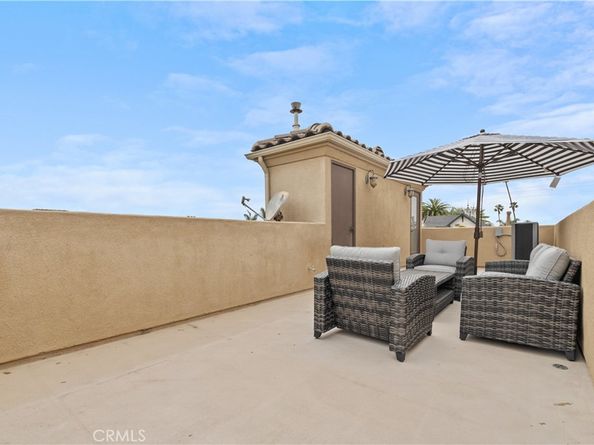 513 Pecan Ave, Huntington Beach CA 92648
