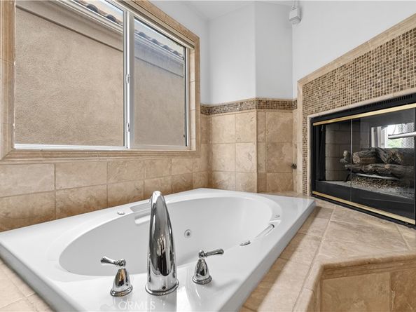 513 Pecan Ave, Huntington Beach CA 92648