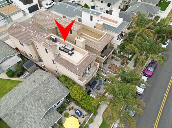 513 Pecan Ave, Huntington Beach CA 92648