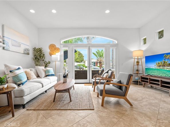 513 Pecan Ave, Huntington Beach CA 92648