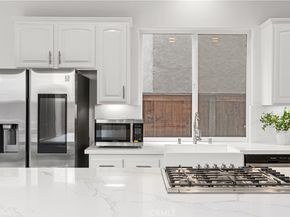 513 Pecan Ave, Huntington Beach CA 92648