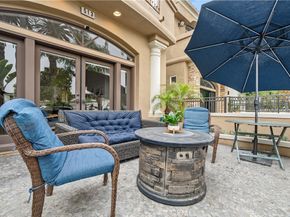 513 Pecan Ave, Huntington Beach CA 92648