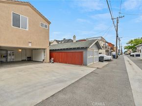 513 Pecan Ave, Huntington Beach CA 92648
