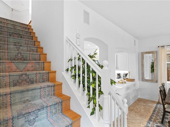 513 Pecan Ave, Huntington Beach CA 92648