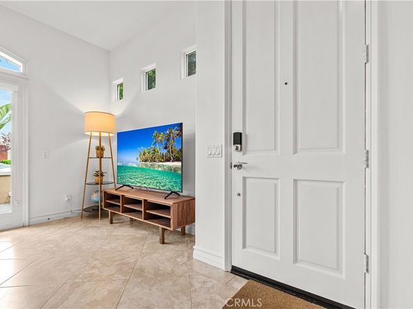 513 Pecan Ave, Huntington Beach CA 92648