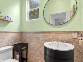 513 Pecan Ave, Huntington Beach CA 92648