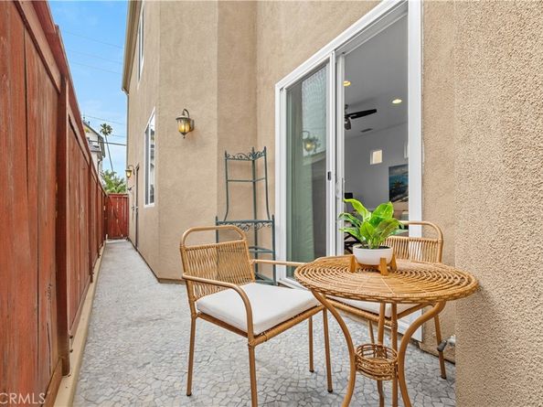 513 Pecan Ave, Huntington Beach CA 92648