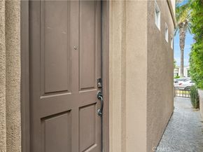 513 Pecan Ave, Huntington Beach CA 92648