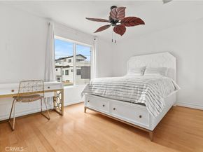 513 Pecan Ave, Huntington Beach CA 92648