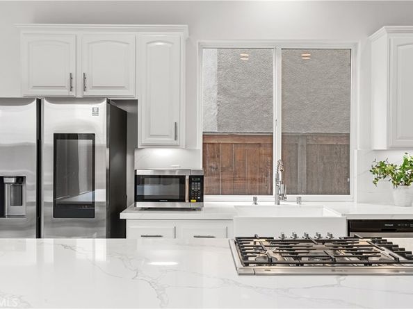 513 Pecan Ave, Huntington Beach CA 92648