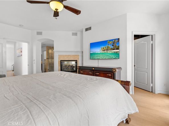 513 Pecan Ave, Huntington Beach CA 92648