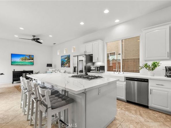 513 Pecan Ave, Huntington Beach CA 92648