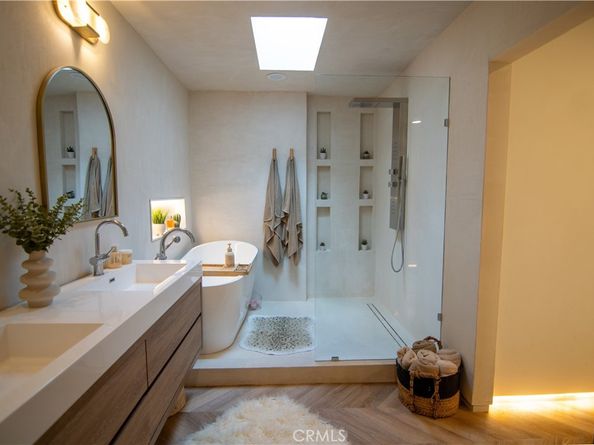 285 Ravenna, Long Beach CA 90803