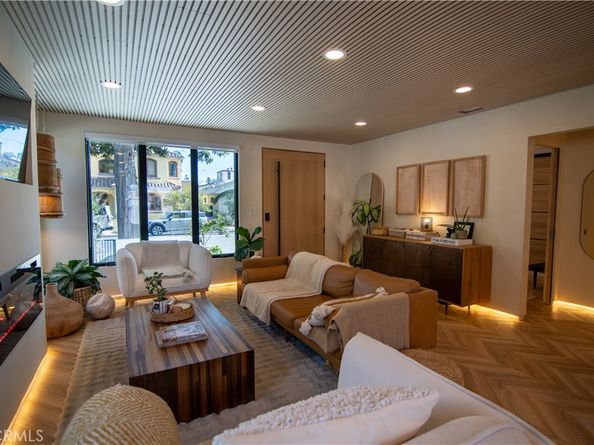 285 Ravenna, Long Beach CA 90803