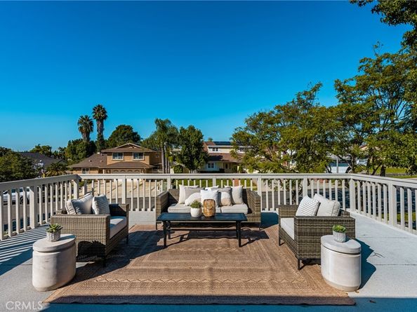 25232 Earhart, Laguna Hills CA 92653