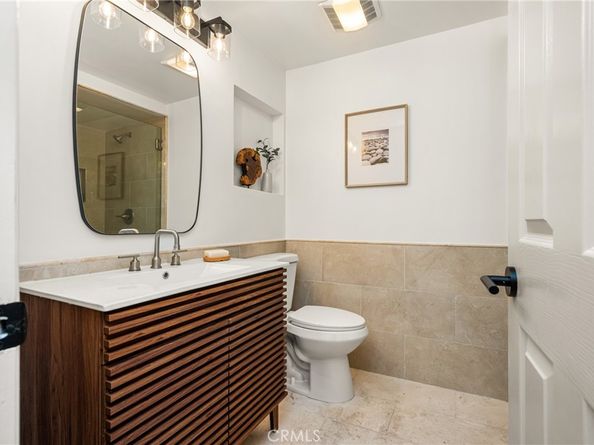 25232 Earhart, Laguna Hills CA 92653