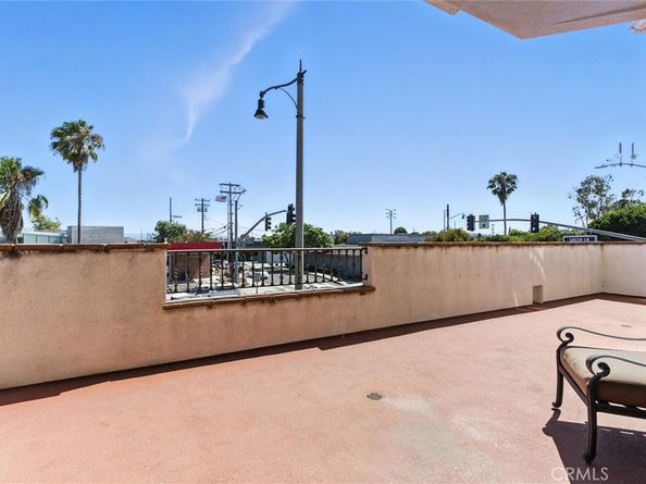 2001 Artesia Boulevard 207, Redondo Beach CA 90278