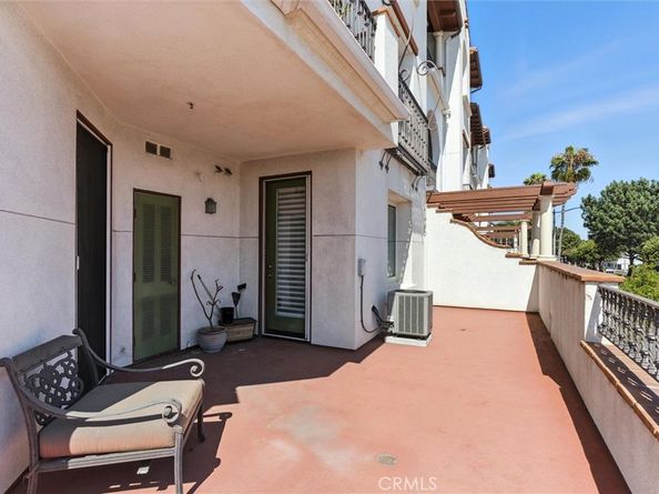 2001 Artesia Boulevard 207, Redondo Beach CA 90278