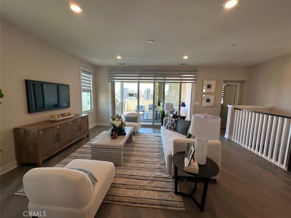 195 Stellar, Irvine CA 92618
