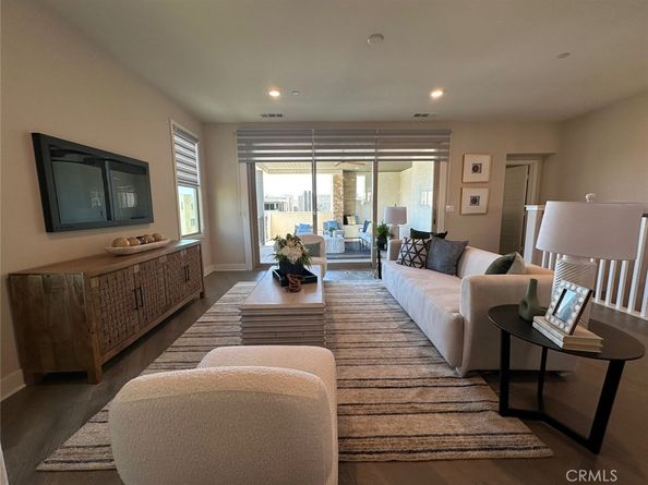 195 Stellar, Irvine CA 92618