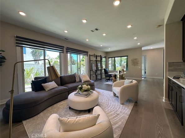 195 Stellar, Irvine CA 92618