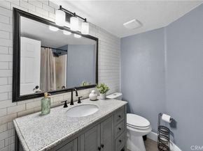3565 Stonepine B, Anaheim CA 92804