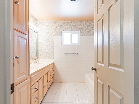 5449 E Fairbrook Street, Long Beach CA 90815