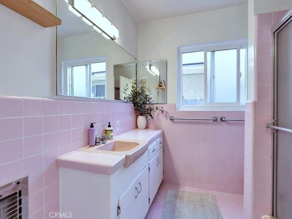 3042 E 3rd St 5, Long Beach CA 90814