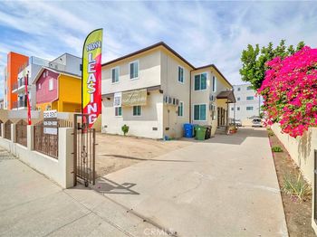 1349 W 35th Place
