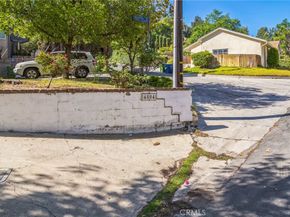 4804 Excelente Drive, Woodland Hills CA 91364