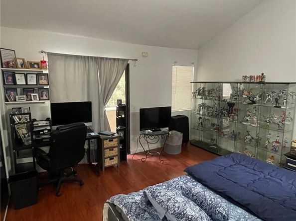 404 Brighton Springs, Costa Mesa CA 92627