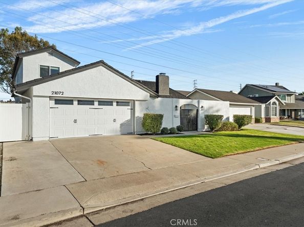 21072 Galbar Circle, Huntington Beach CA 92646