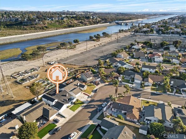 21072 Galbar Circle, Huntington Beach CA 92646