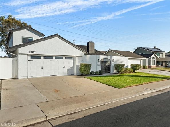 21072 Galbar Circle, Huntington Beach CA 92646
