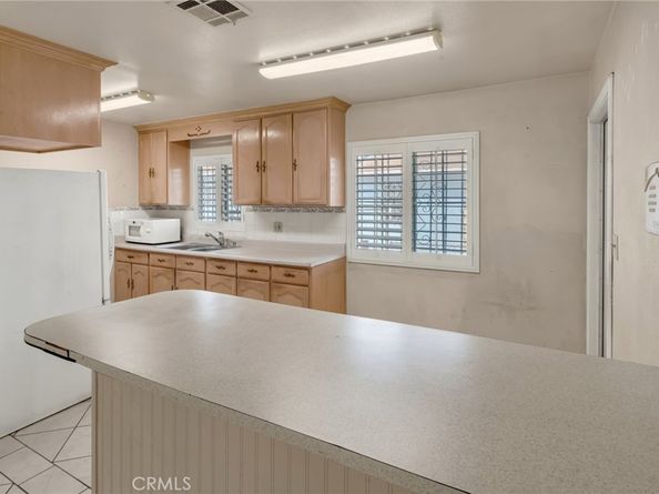 323 E 102nd St., Los Angeles CA 90003