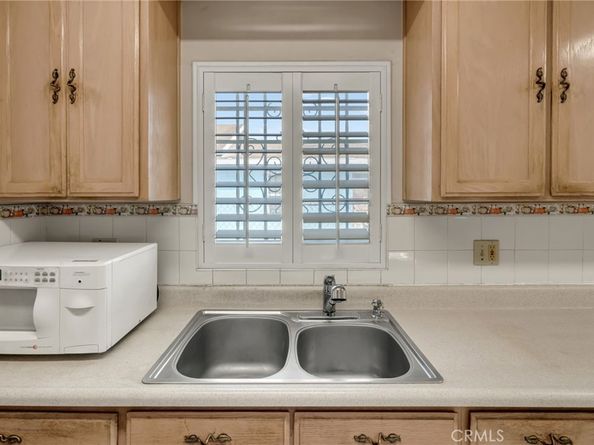 323 E 102nd St., Los Angeles CA 90003