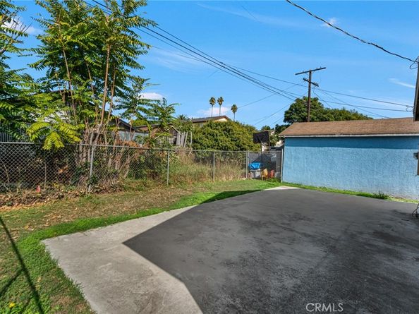 323 E 102nd St., Los Angeles CA 90003