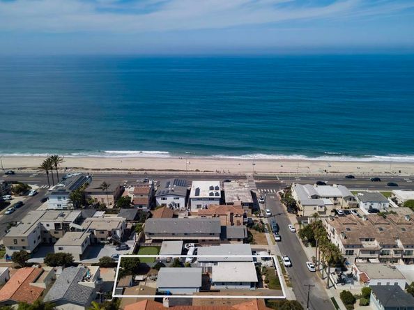 157 Maple Ave., Carlsbad CA 92008