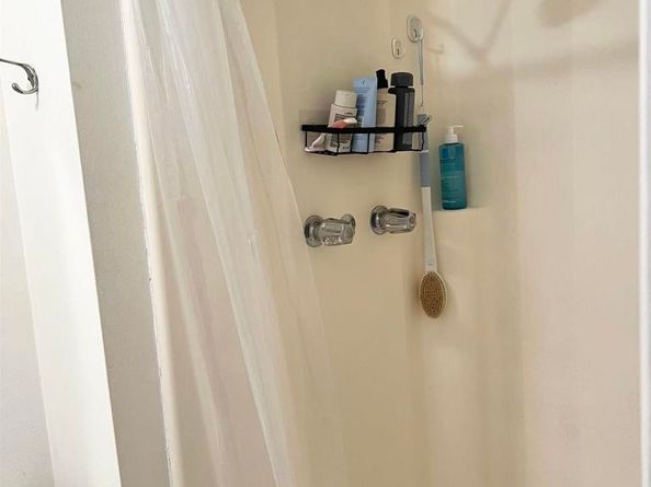 157 Maple Ave., Carlsbad CA 92008