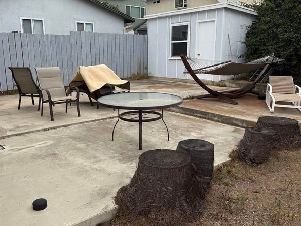 157 Maple Ave., Carlsbad CA 92008