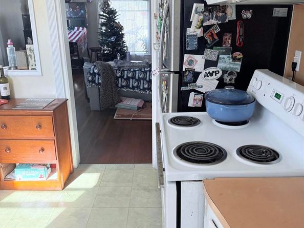 157 Maple Ave., Carlsbad CA 92008