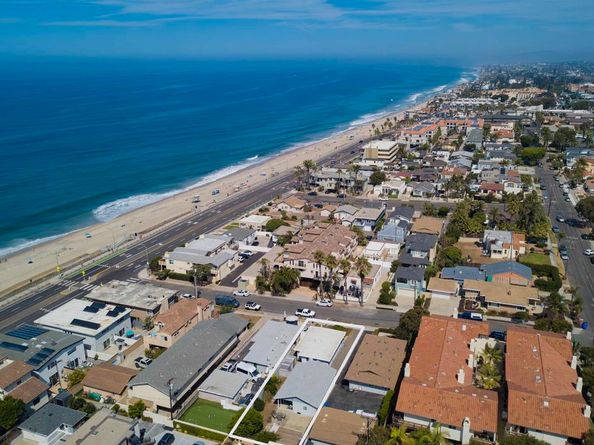 157 Maple Ave., Carlsbad CA 92008
