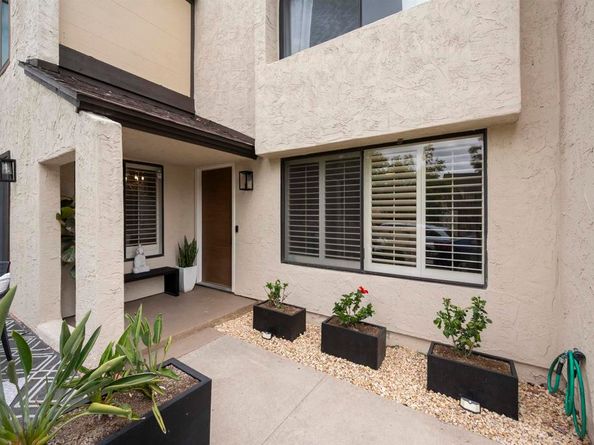 3020 Plaza Lorenzo, Bonita CA 91902