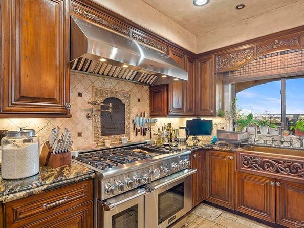1133 Carlos Canyon Dr, Chula Vista CA 91910